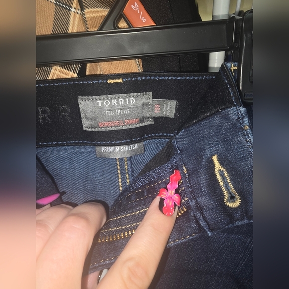 ❄️❄️ NWOT TORRID 18 Bombshell Premium Stretch Skinny Jean - Picture 4 of 5